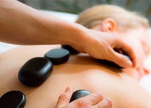 Massage i Aarhus Wellnessmassage Hotstone Cupping Egå